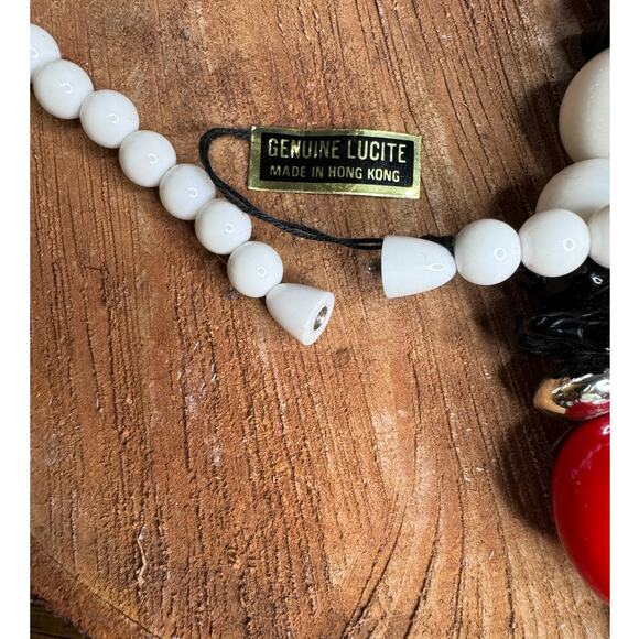 Art Deco Genuine Lucite Necklace Twist On Back. - Picture 3 of 3